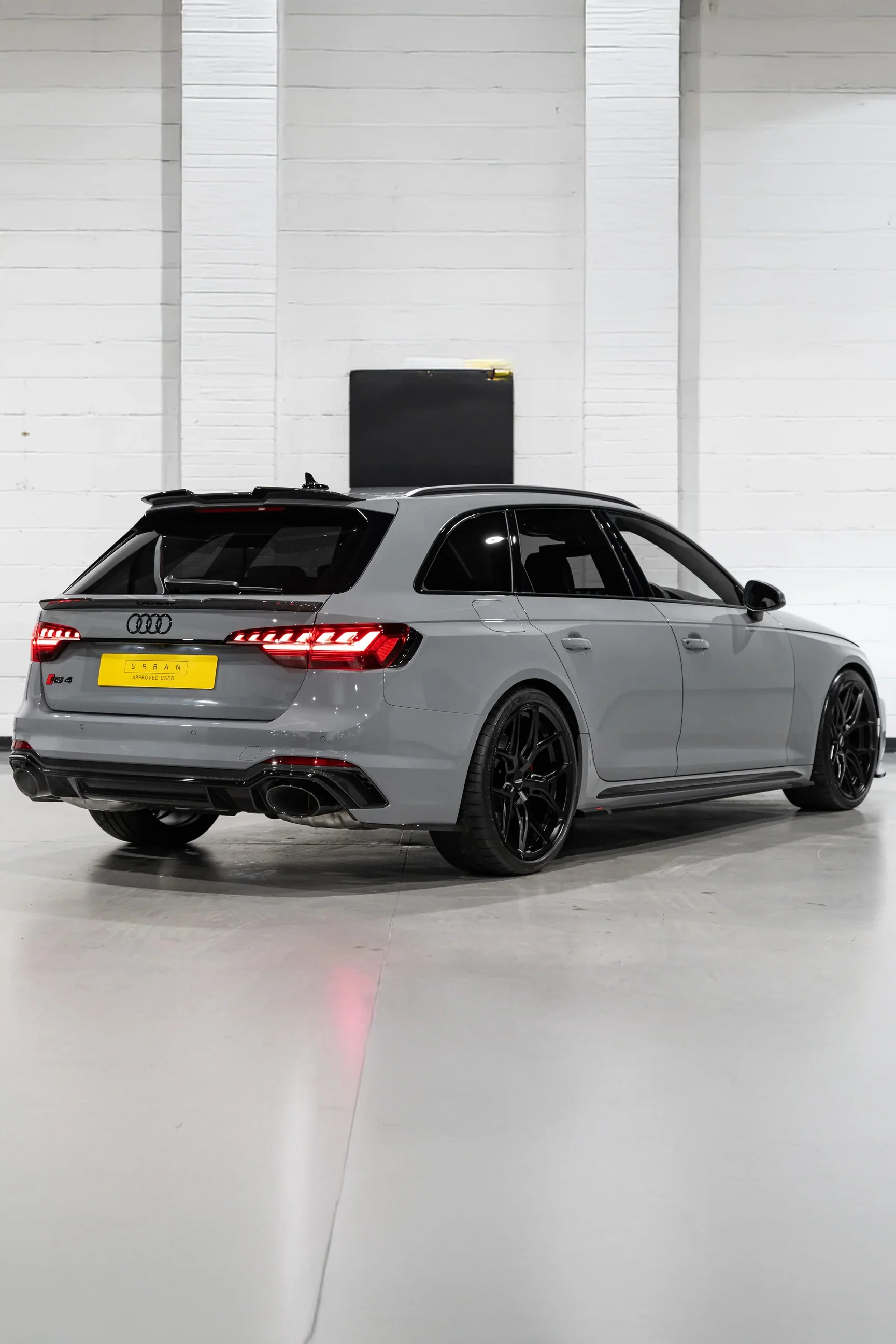 Audi RS4 Carbon Urban Fibre Bodykit - Image 2
