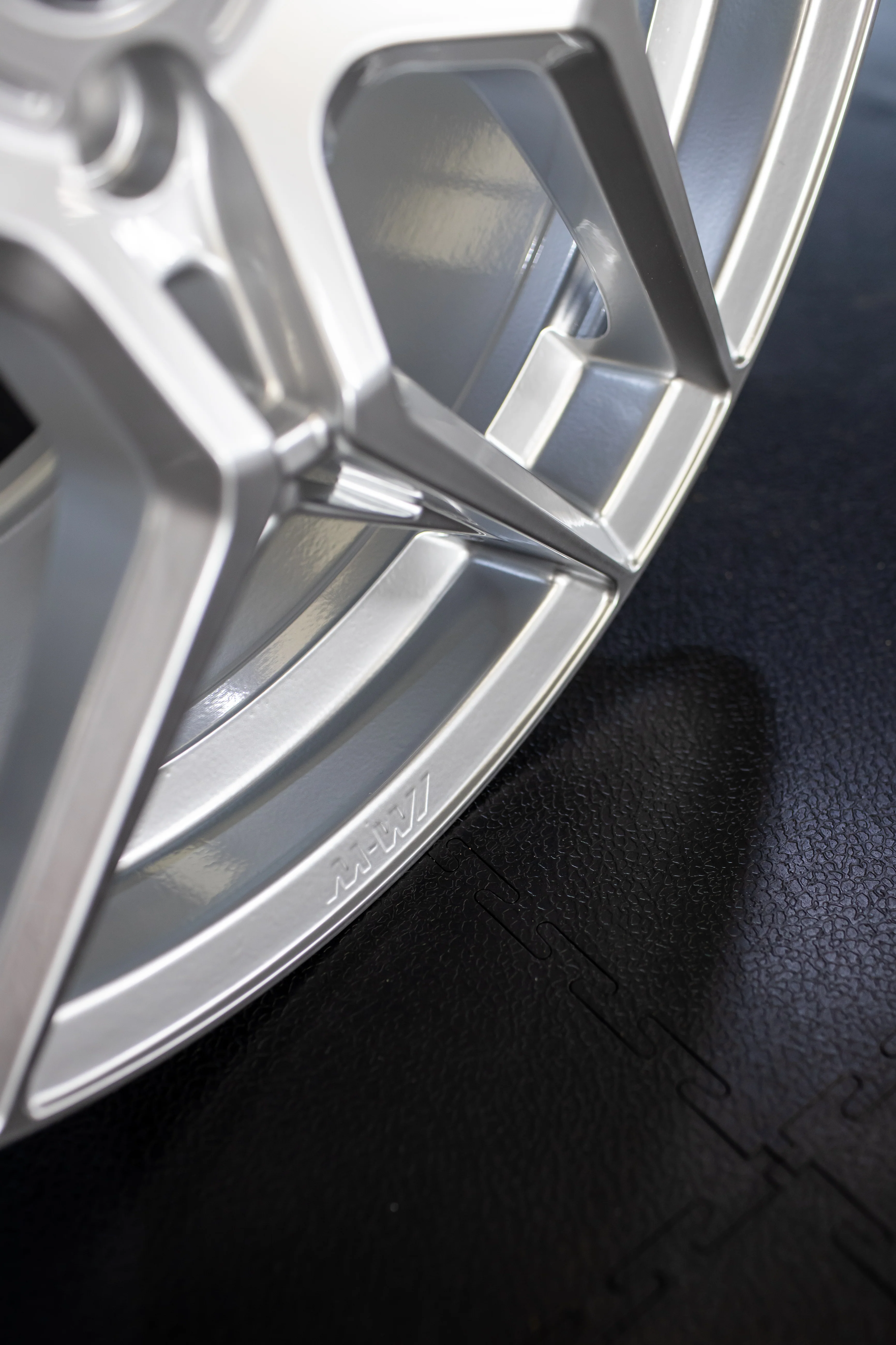 BMW F70 M135 M-W1 19" Gloss Polished Wheels - Image 12