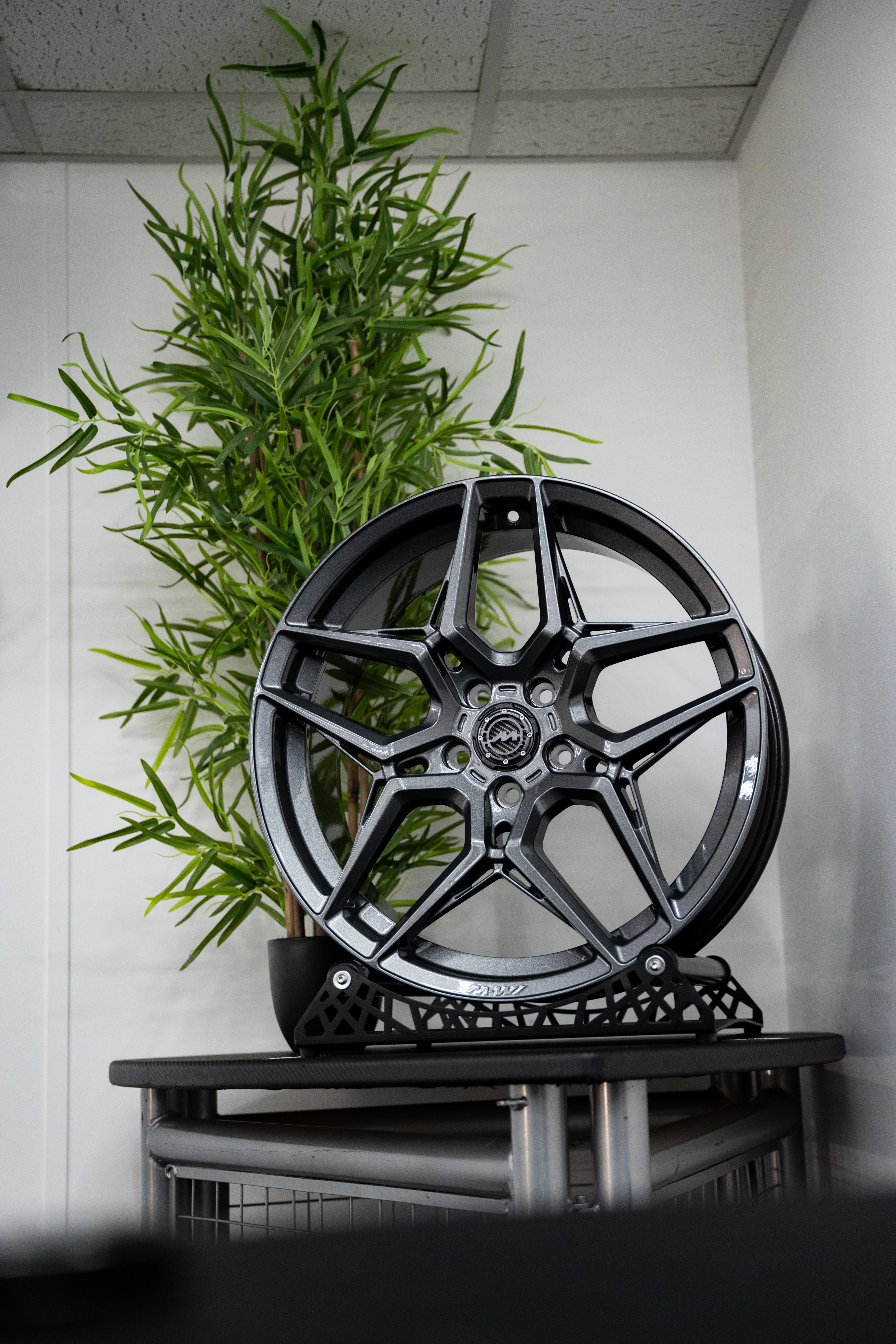 BMW 2 Series M240i G42 M-W1 20" Carbon Grey Motech Wheel