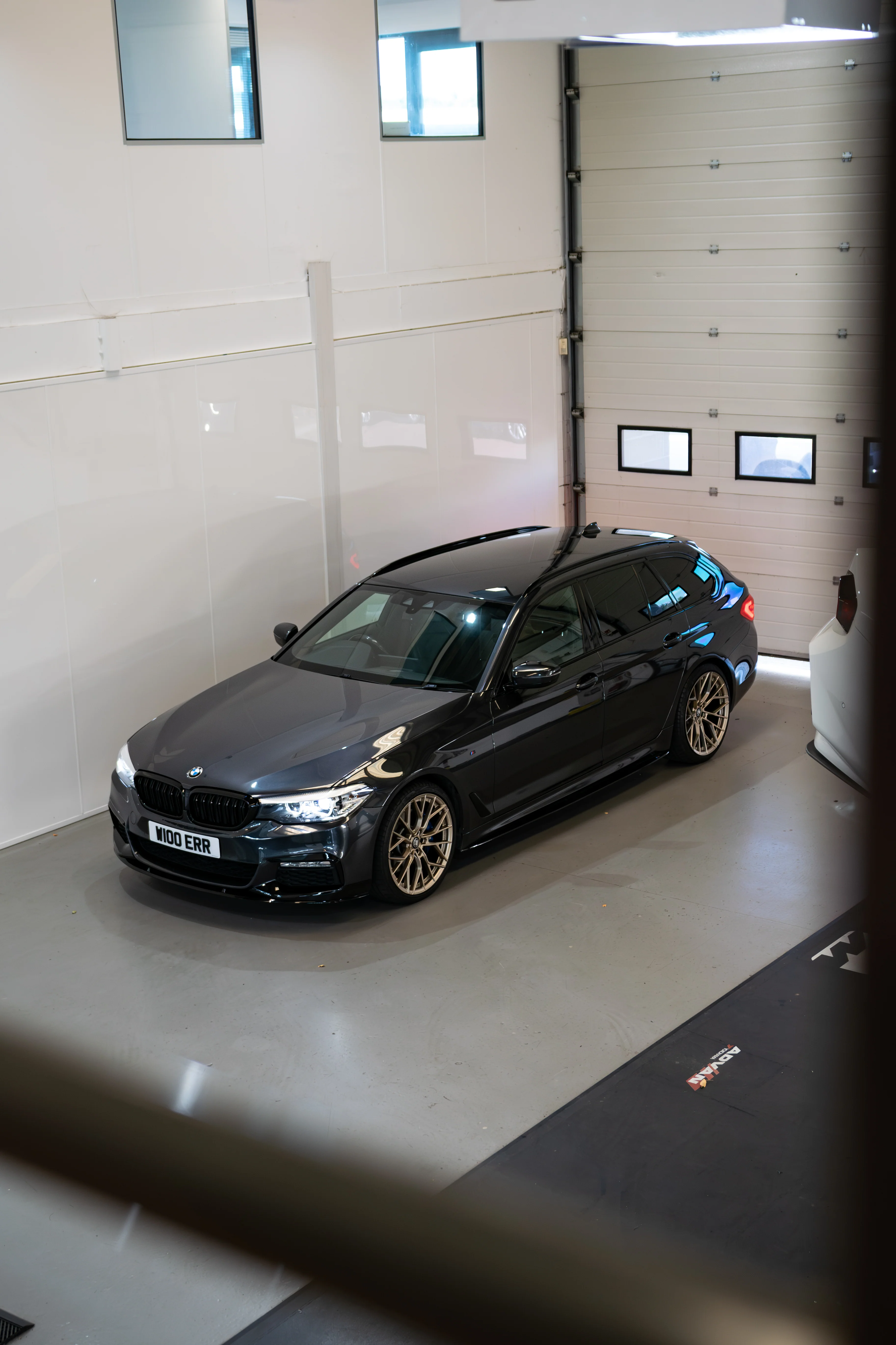 BMW 5 Series G30 G31 M-W3 20" Neodyme Gold Motech Wheel - Image 3