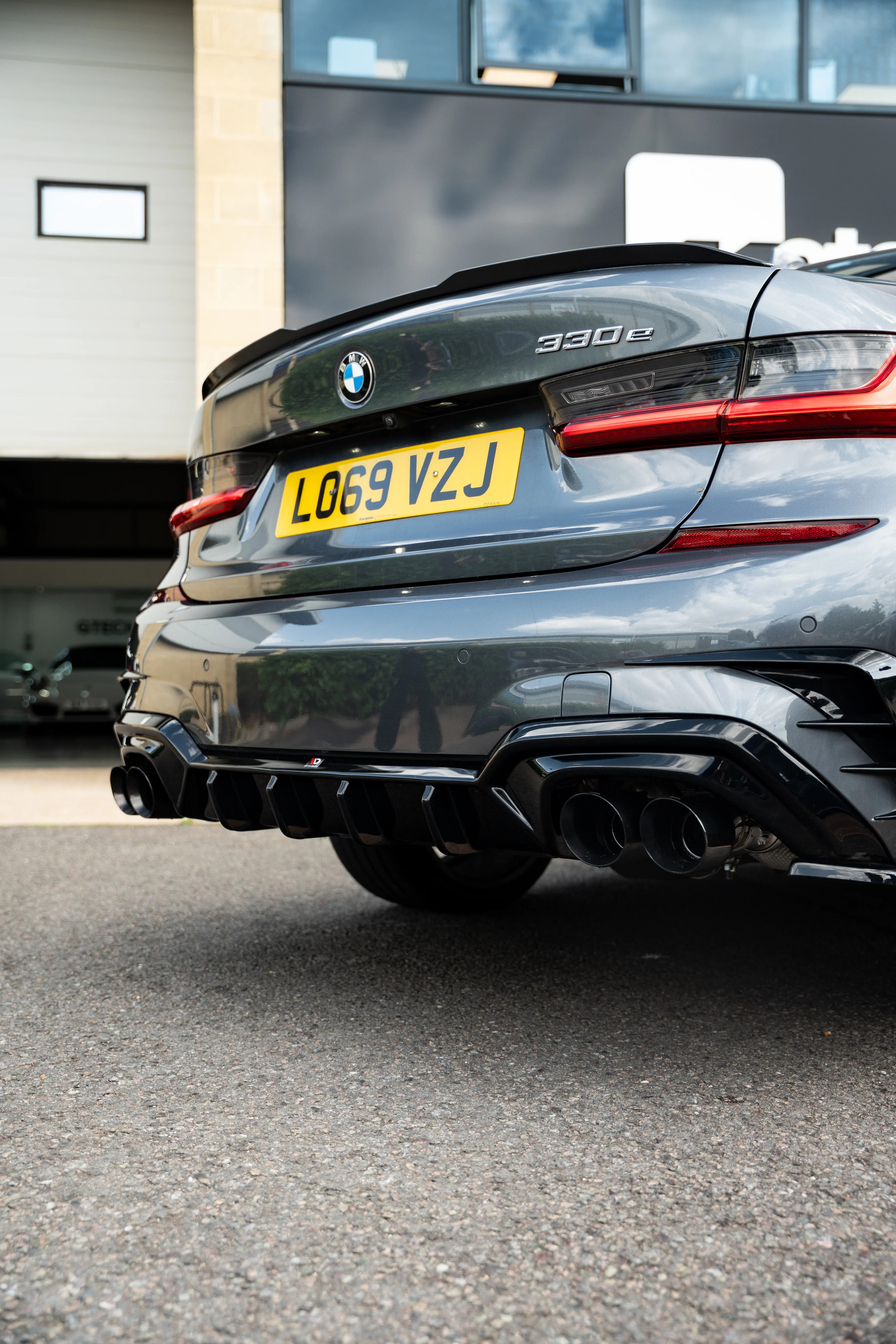 BMW G20 Saloon/G21 Touring Pre LCI Maxton Design Rear Diffuser - Image 2