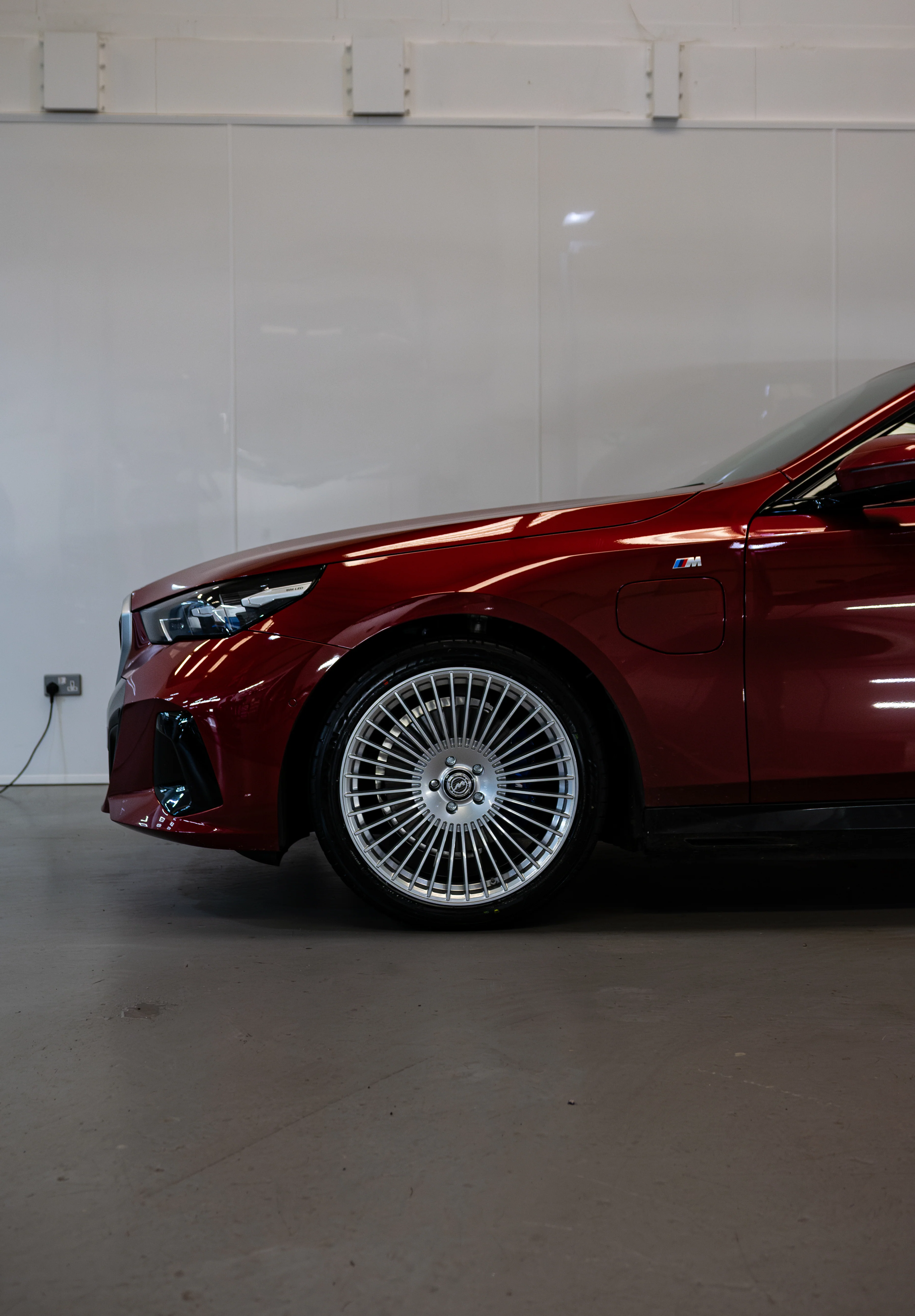 BMW G60 G61 5 Series M-W5 20" Gloss Polished Motech Wheel - Image 5