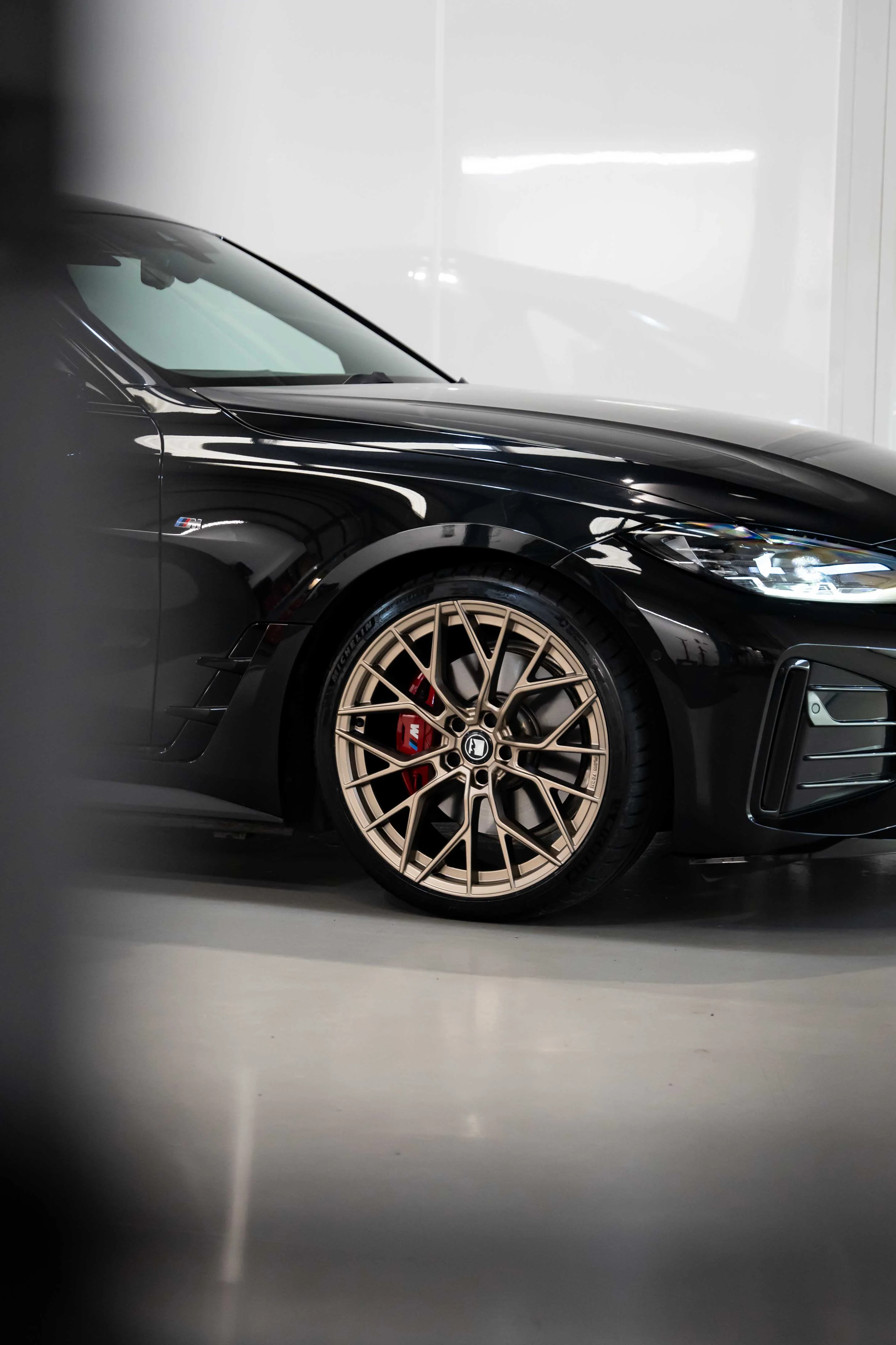 BMW i4 M-W3 20" Neodyme Gold Motech Wheel - Image 11