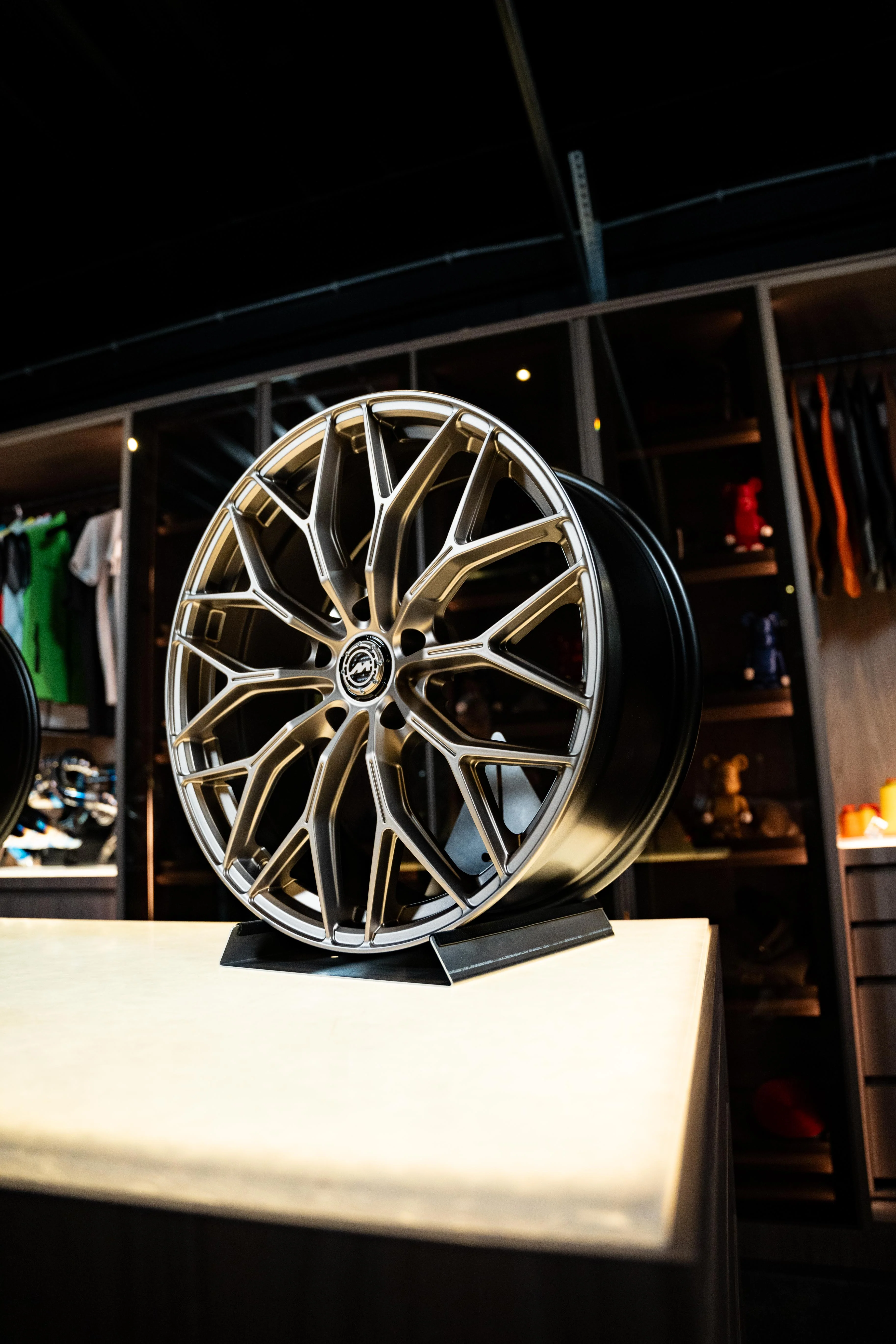 BMW X5 / X6 G05 G06 M-WX 22" Neodyme Gold Motech Wheel - Image 6