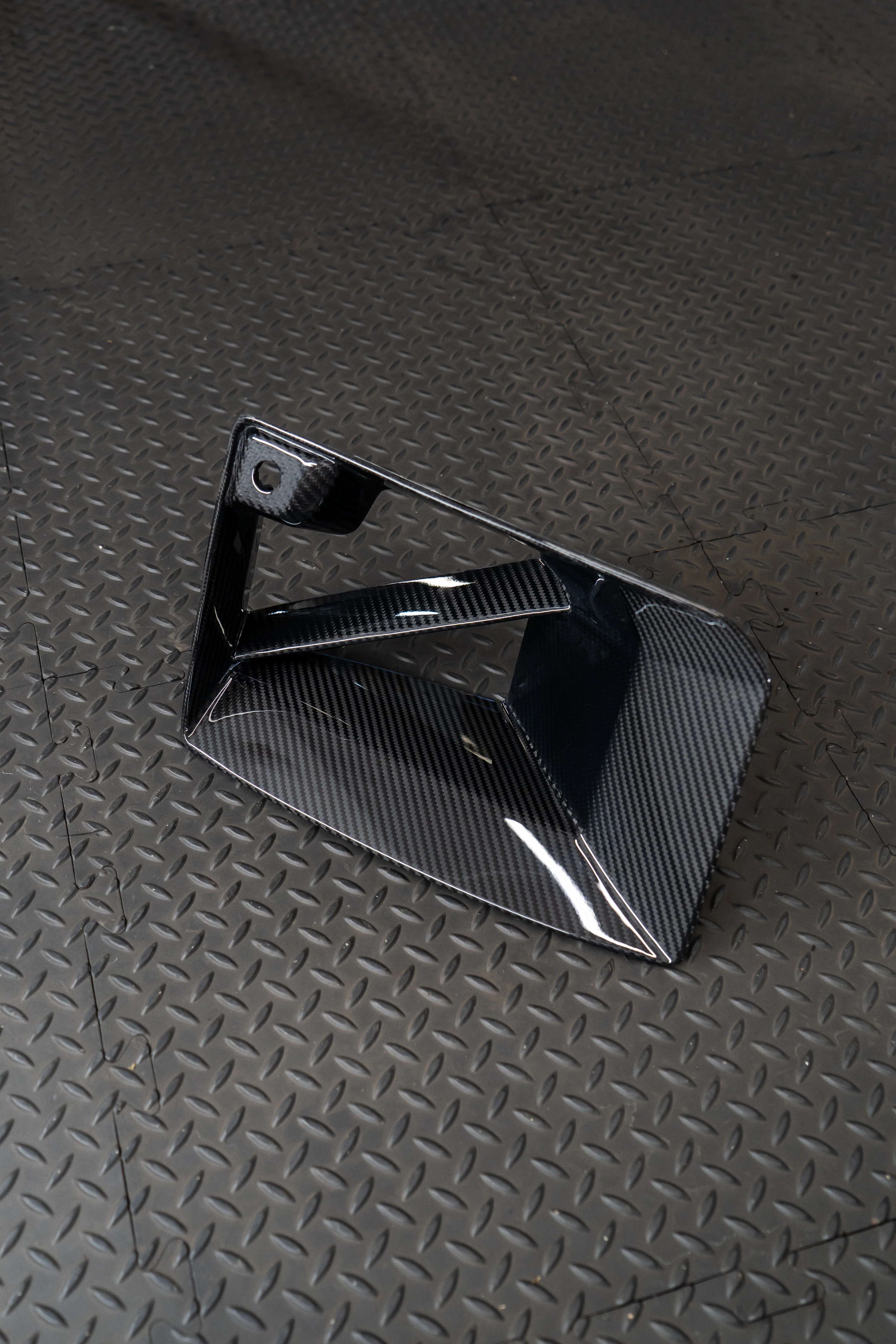 G87 M2 TRE Performance Carbon Front Duct Inserts - Image 6