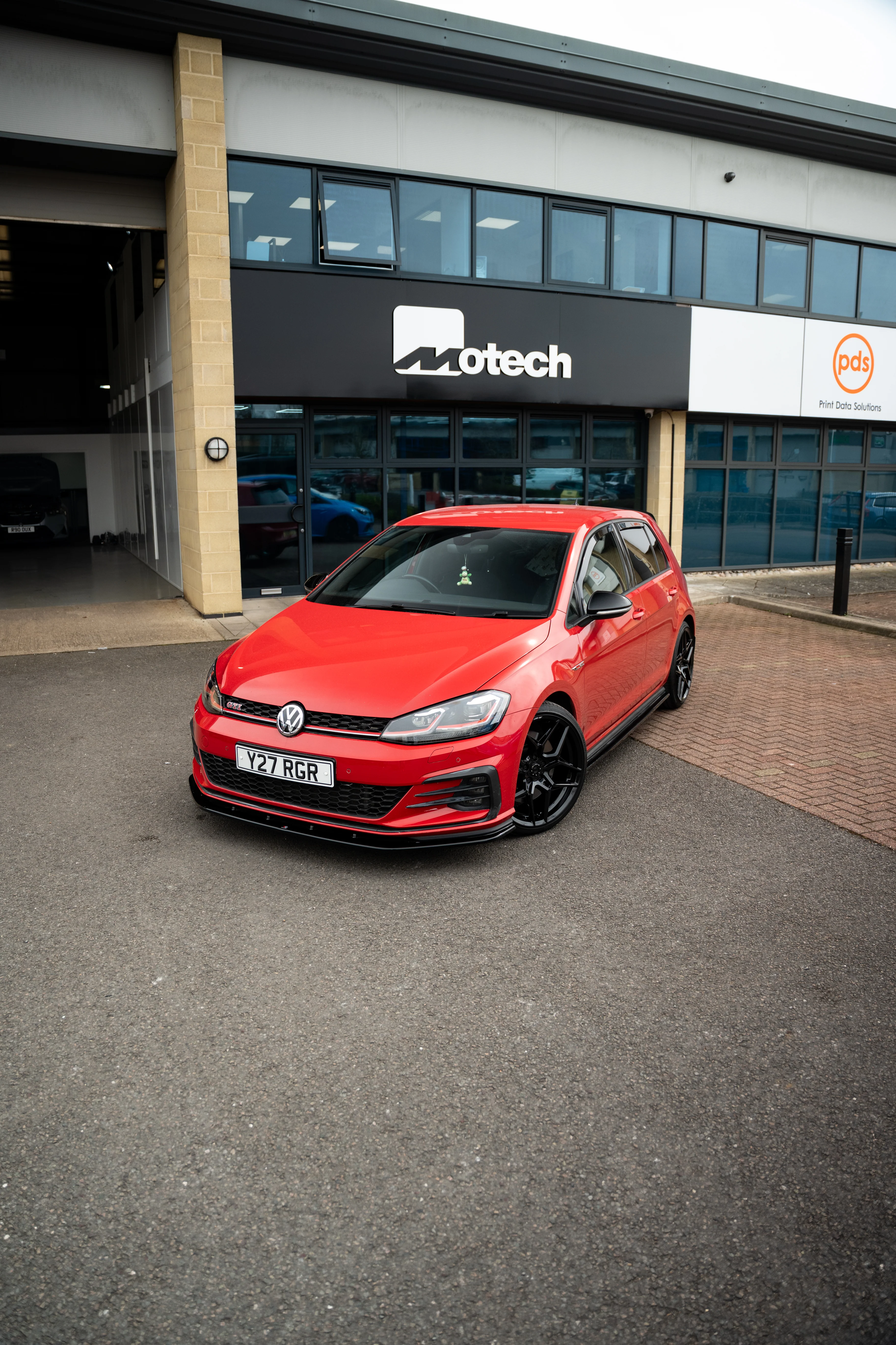 Golf GTI MK7.5 Maxton Design Side Skirts - Image 3