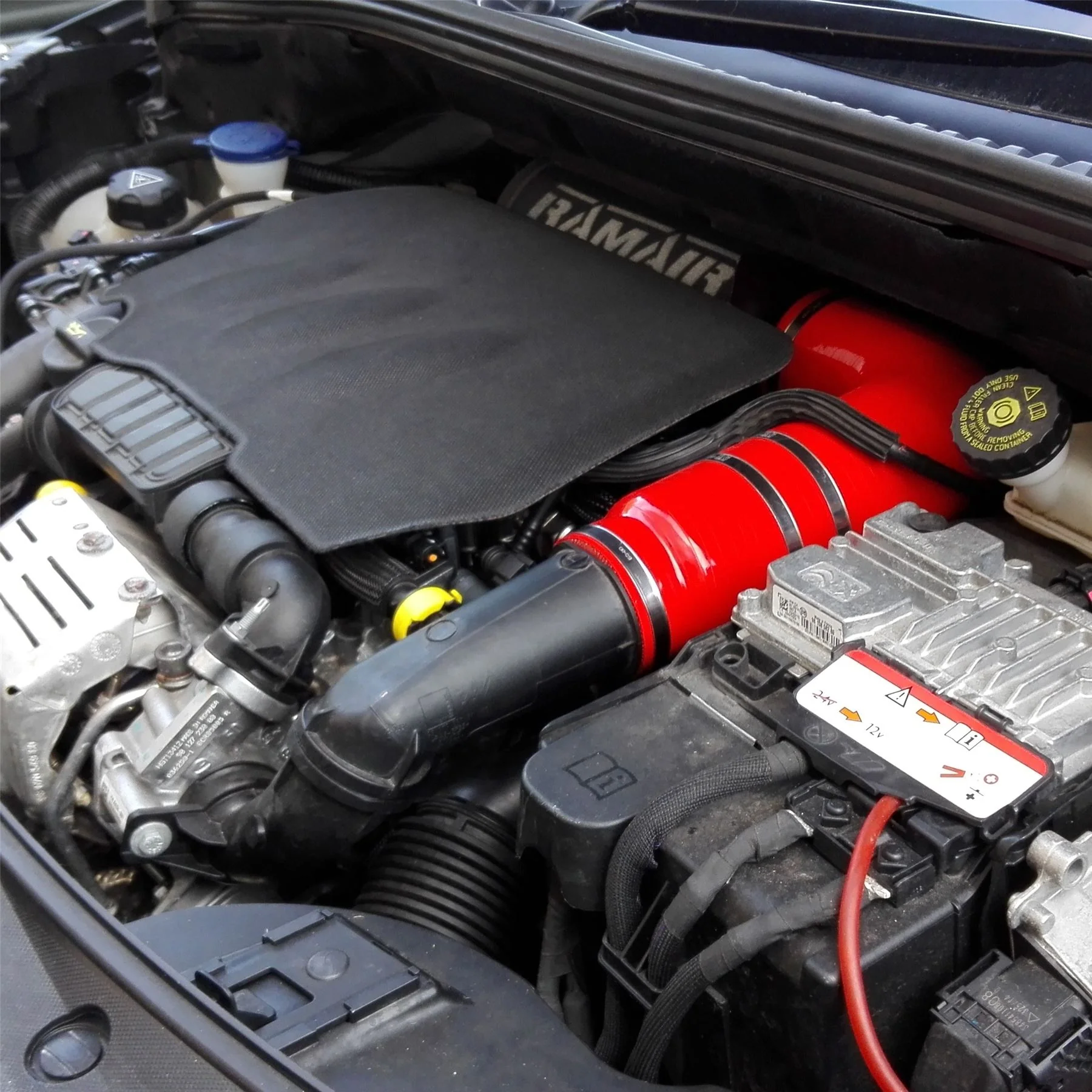Performance Foam Induction Kit for 1.2 THP & VTI Citroen & Peugeot - Red Hose - Image 2