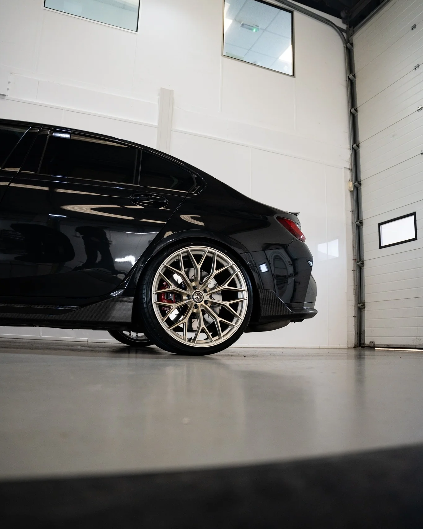M3 G80 / G81 M-WX 20 / 21" Frozen Gold Motech Wheel - Image 6