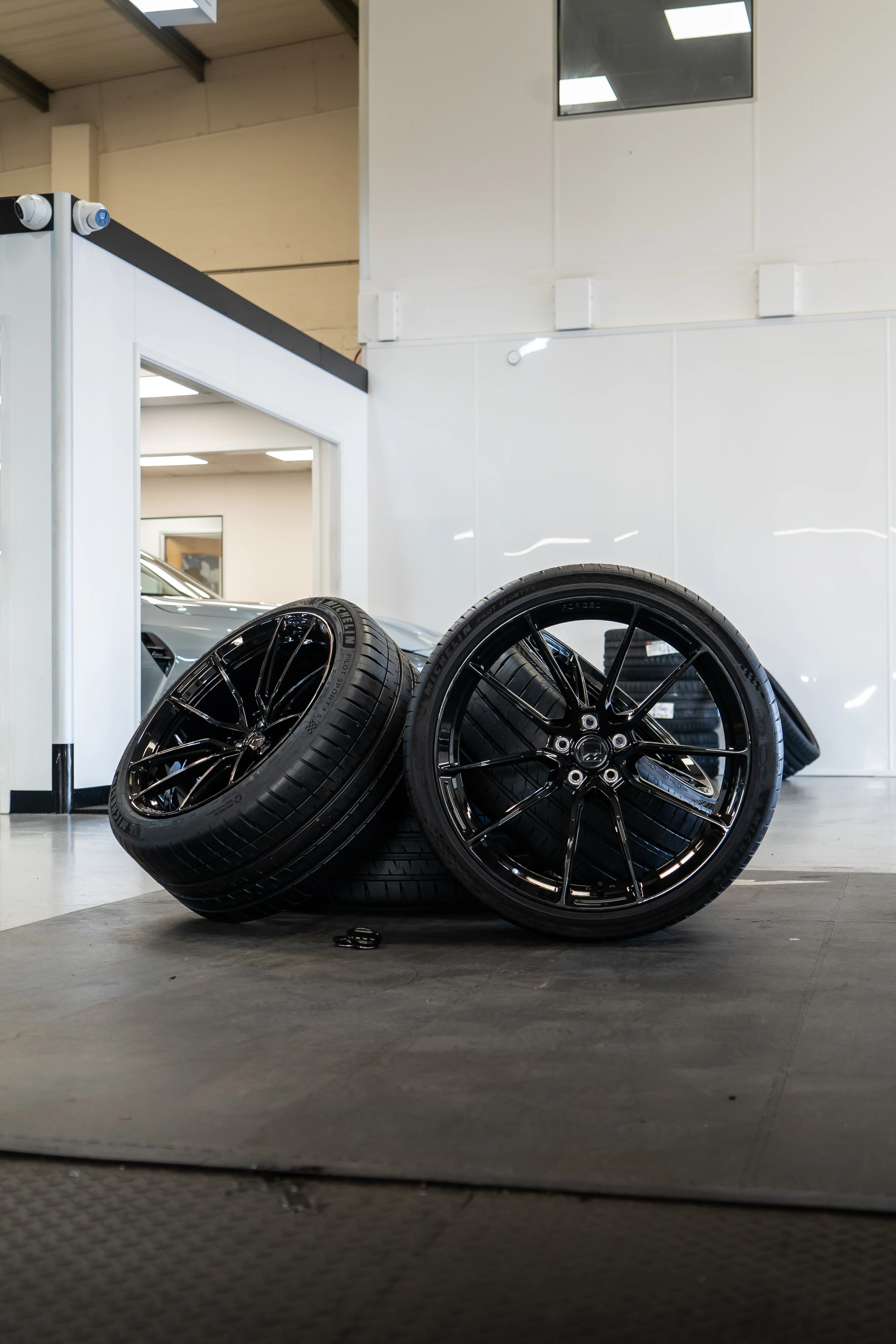 M5 F90 M-W4 19/20" Precision Black Forged Wheels - Image 2