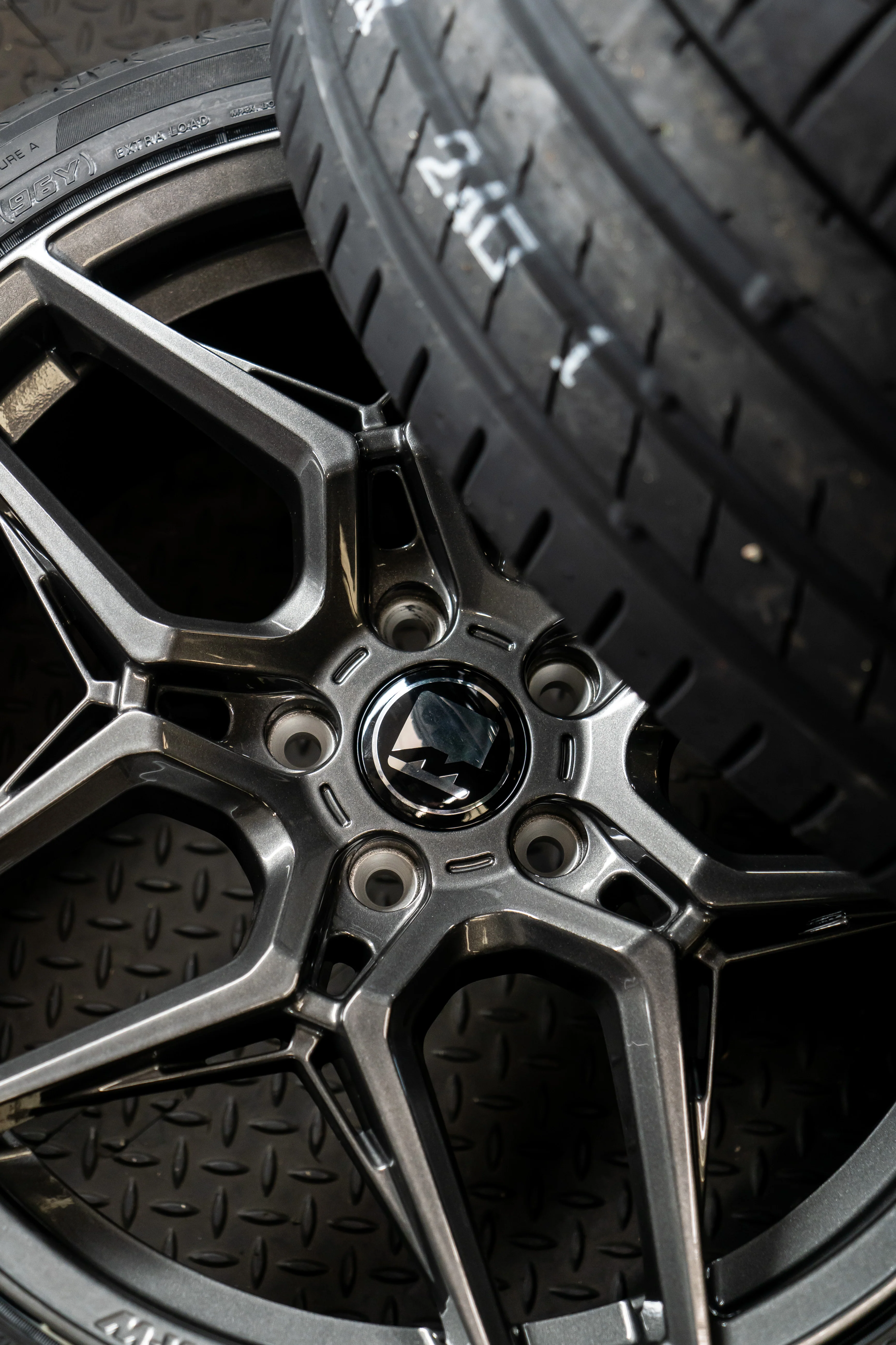 Mini Cooper J01 M-W1 19" Carbon Grey Motech Wheel - Image 4