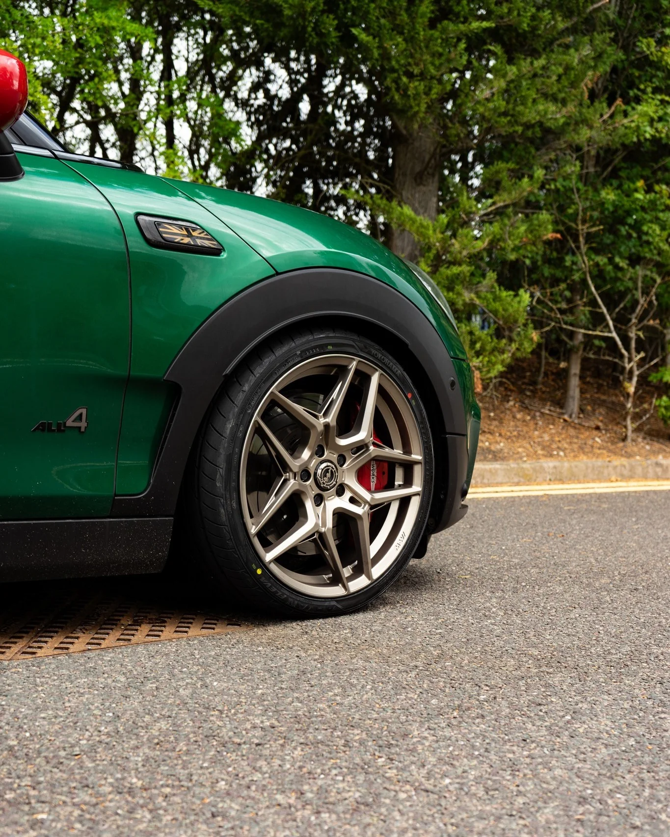Mini F54 Clubman M-W1 19" Neodyme Gold Motech Wheel - Image 2