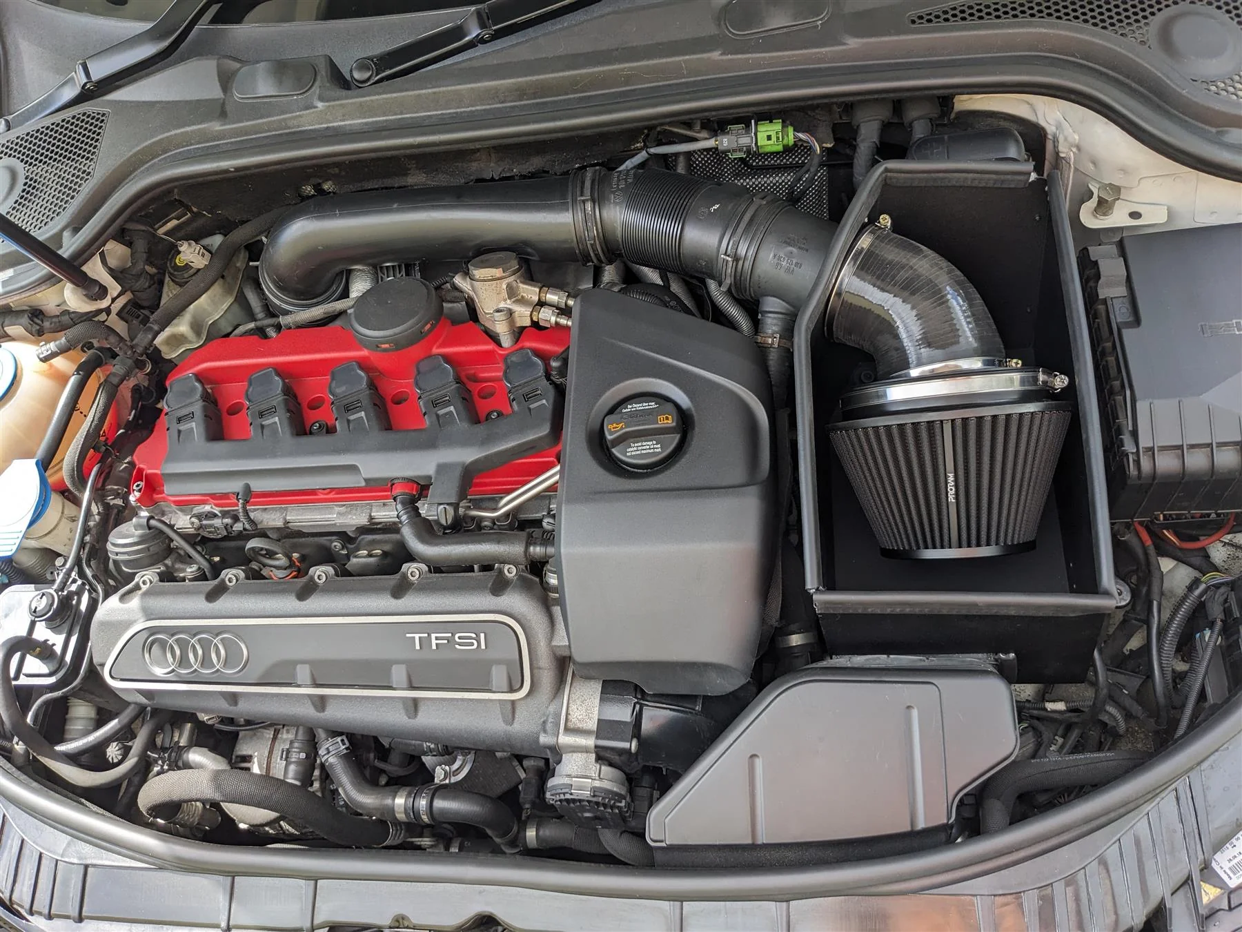 Performance Pleated Induction Kit for VW MK5 R32 + Audi 8P RS3 - Image 9