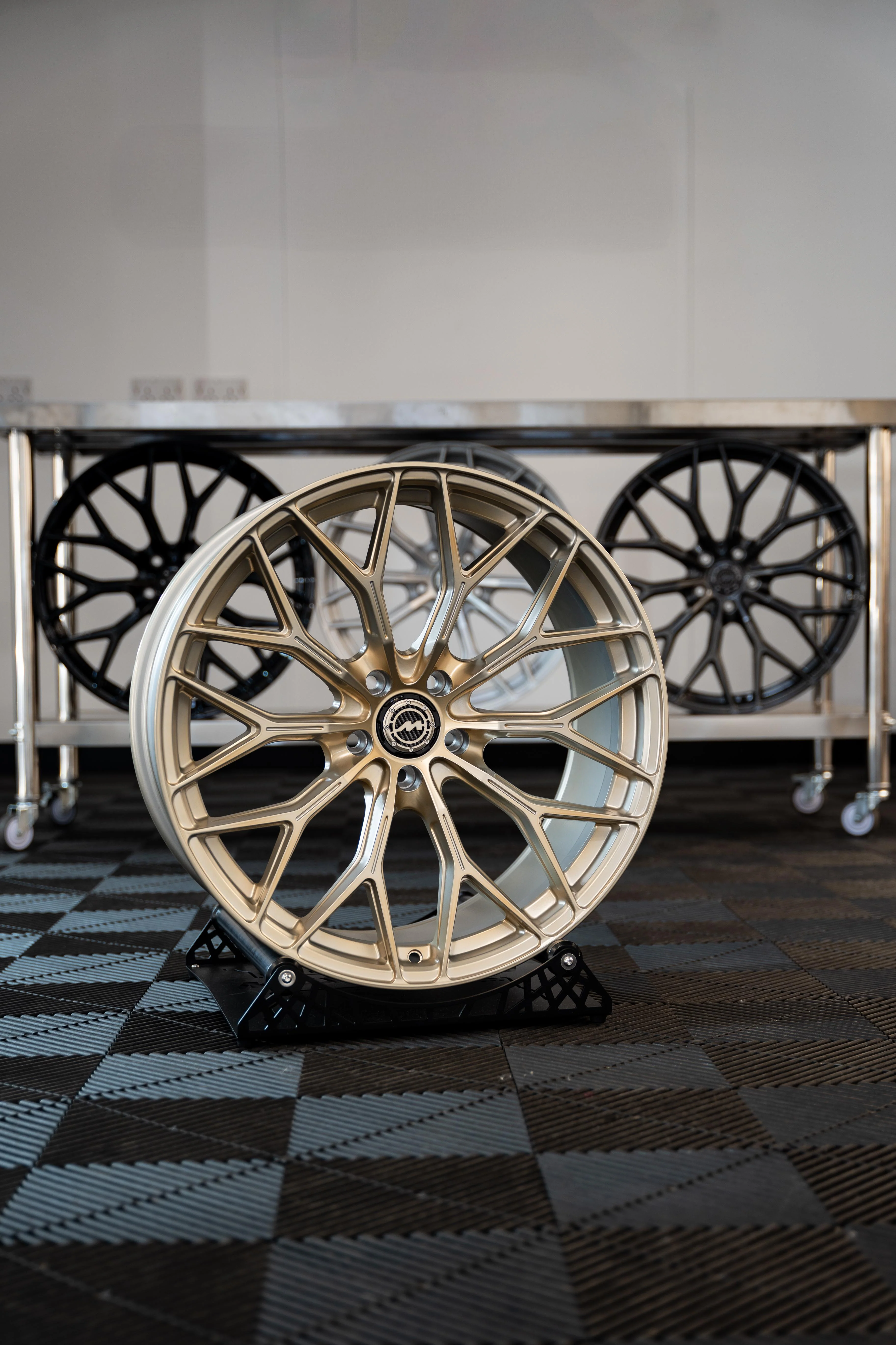 X7 G07 M-WX 22" Frozen Gold Motech Wheel - Image 5